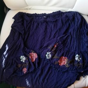 Embroidered bell sleeve crop top